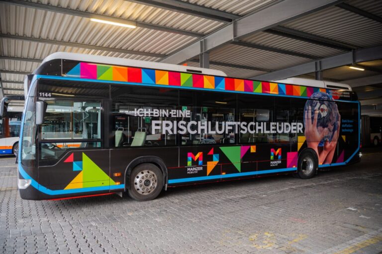 Gescheiterte Energiewende: Einer der fahruntüchtigen Wasserstoff-Busse in Wiesbaden.