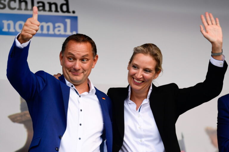 Die beiden AfD-Chefs Alice Weidel and Tino Chrupalla: Während die Grünen abschmieren, dürfen sie sich über Erfolge freuen