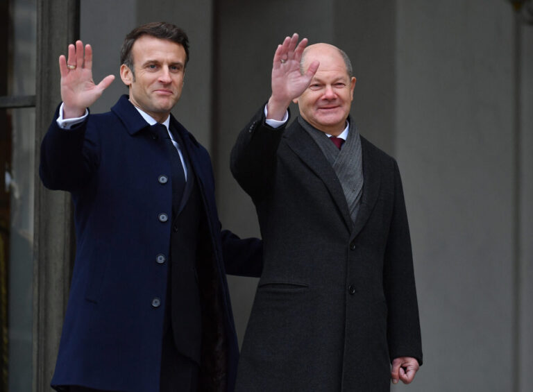 Die Regierungschefs von Frankreich, Emmanuel Macron (links) und Deutschland, Olaf Scholz