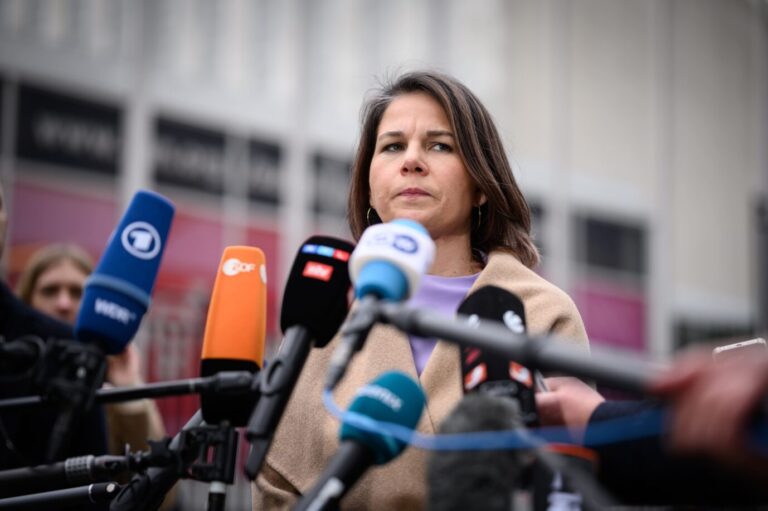 Das Auswärtige Amt von Annalena Baerbock (Grüne) zahlte mehr als eine halbe Million Euro an Journalisten.