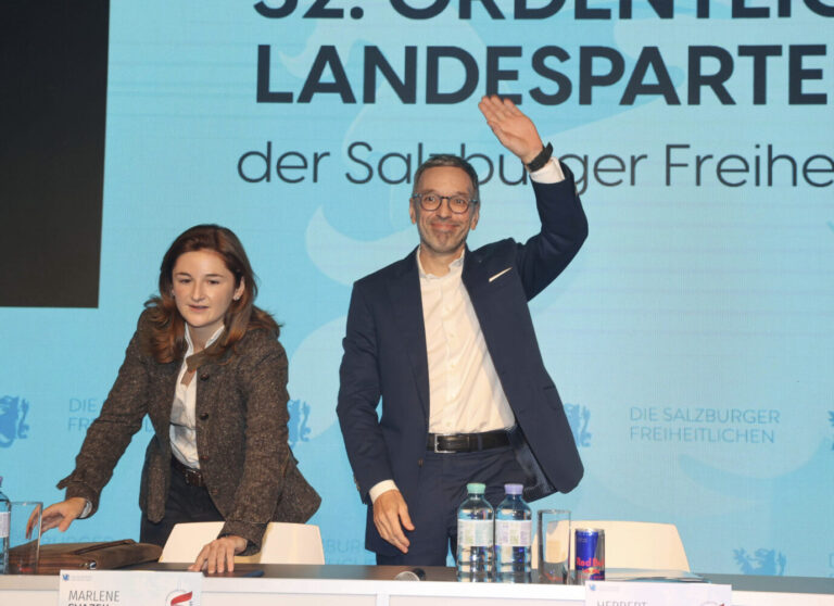 Die Salzburger FPÖ-Kandidatin Marlene Svazek und FPÖ-Bundesparteiobmann Herbert Kickl