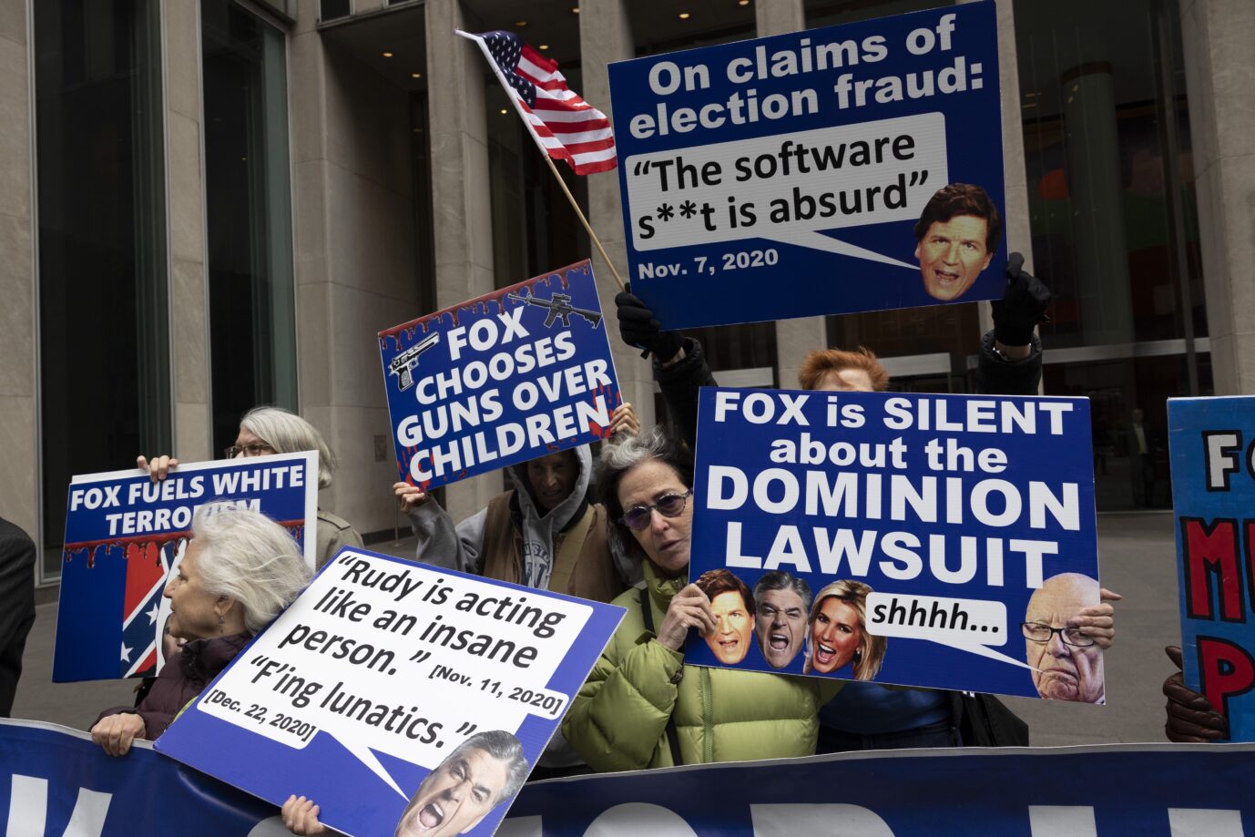Proteste vor dem Fox-News-HQ Foto: picture alliance / ZUMAPRESS.com | Gina M Randazzo