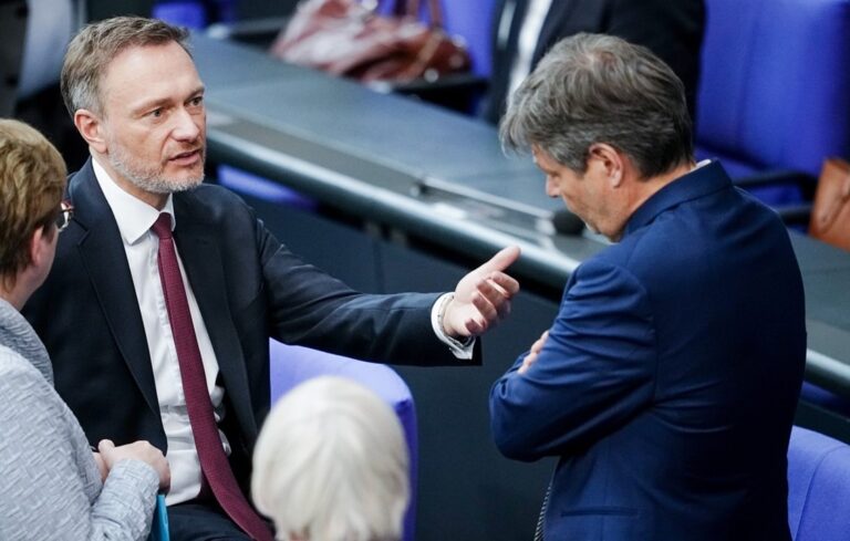 Koalitionskrach: Beim Heizungsverbot unterschiedlicher Meinung: Finanzminister Christian Lindner (FDP) und Wirtschaftsminister Robert Habeck (Grüne).