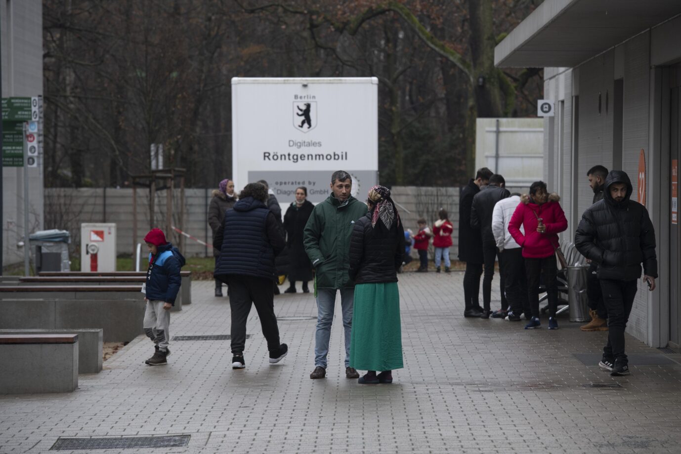 Eine Erstaufnahmeeinrichtung für Migranten in Berlin-Reinickendorf – über 150.000 Flüchtlinge sind dieses Jahr bereits nach dem Königsteiner Schlüssel aufgeteilt worden Foto: picture alliance/dpa | Paul Zinken