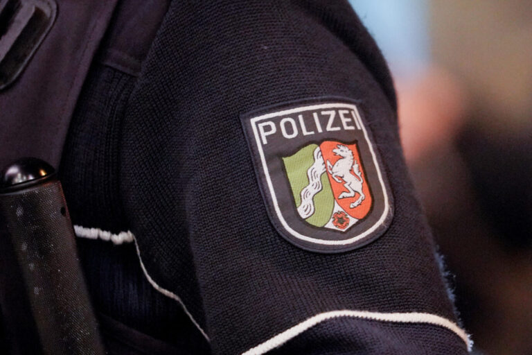 Syrer. Polizei in Nordrhein-Westfalen (Symbolbild): Dortmunder Polizisten geben an, keinen Respekt mehr erwarten zu können