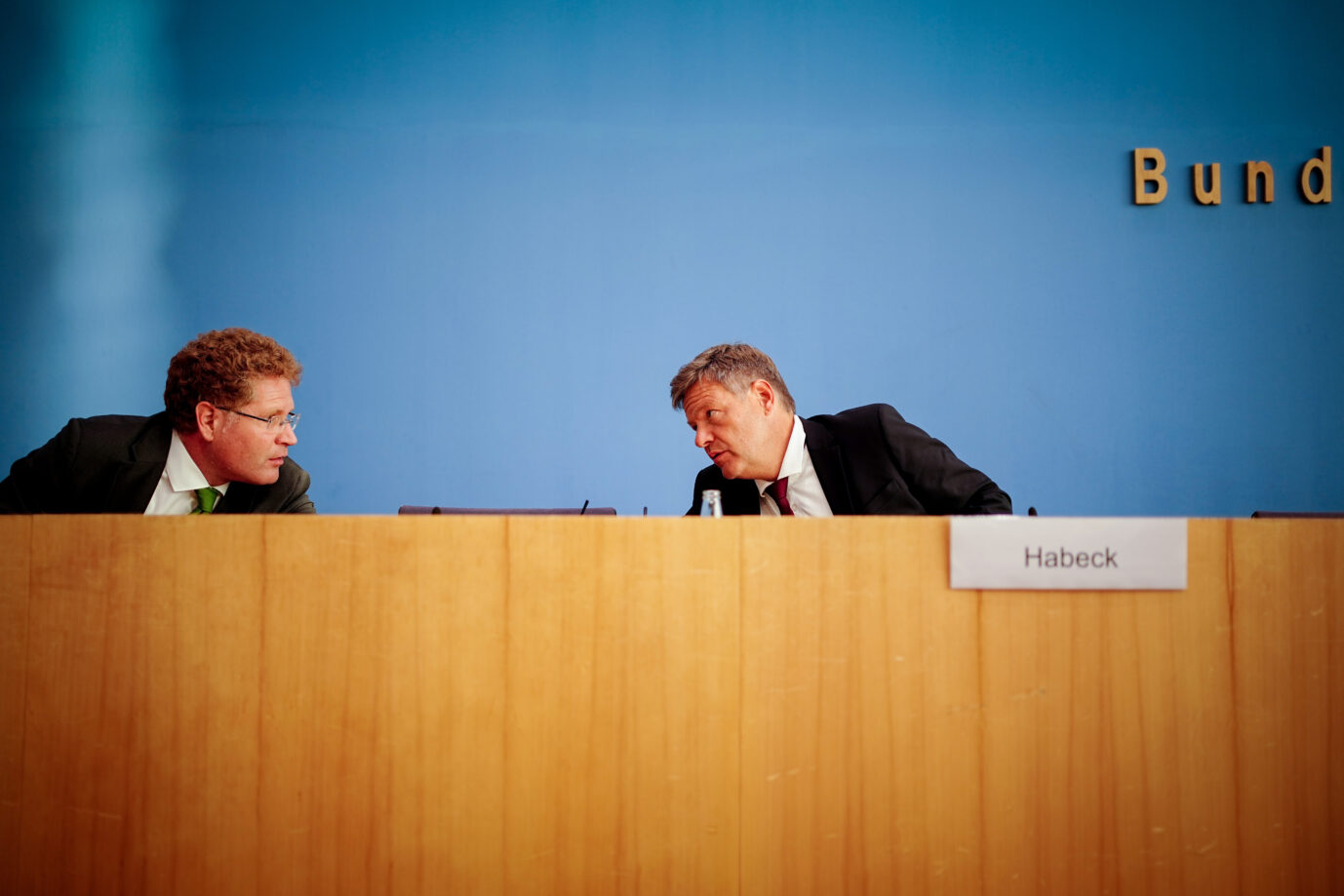 Staatssekretär Patrick Graichen und Wirtschaftsminister Robert Habeck (Grüne)