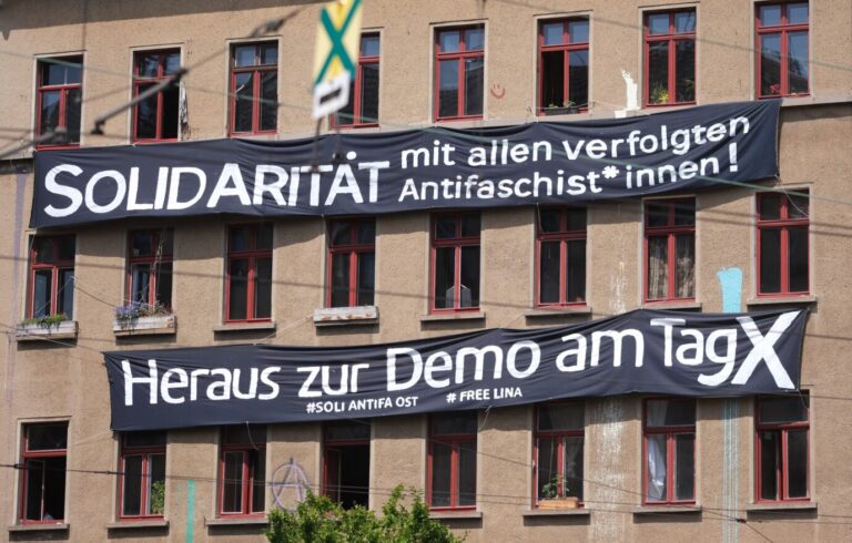 Solidaritätsbekundungen für Lina E. und Aufrufe zum Protest: Das Urteil in dem Fall steht kurz bevor, die Polizei rechnet mit Ausschreitungen