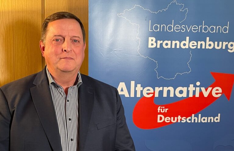 AfD-Kandidat Rainer Galla hat die Wahl zum Landrat des Kreises Oder-Spree durch das Briefwahlergebnis verloren.