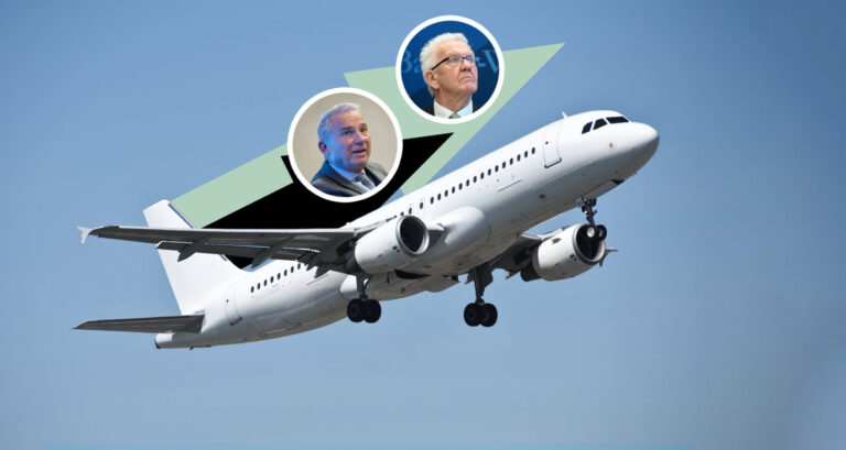 Thomas Strobl und Winfried Kretschmann als Bilder vor einem Flugzeug