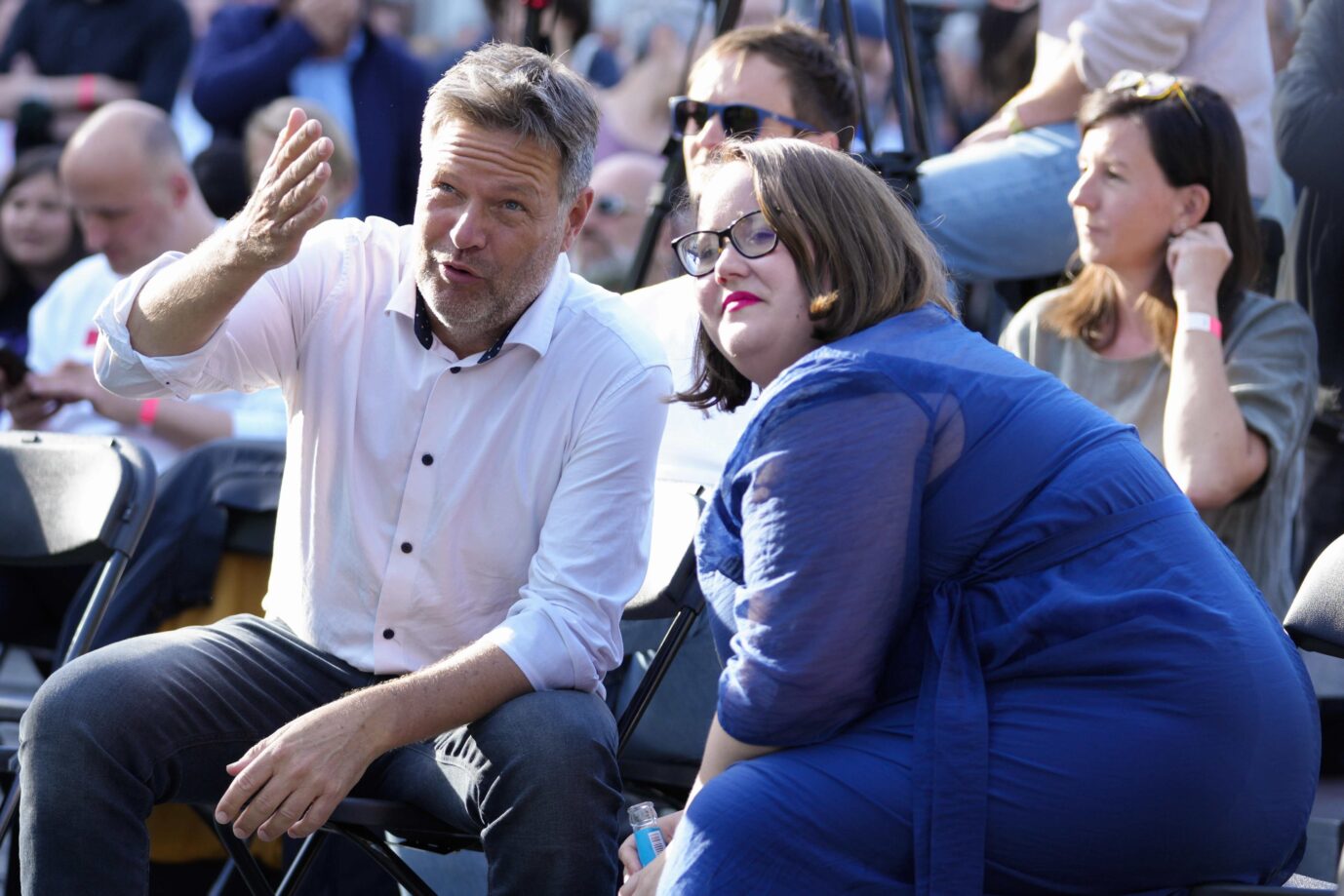 Wirtschafts- und Klimaminister Robert Habeck und Bundesvorsitzende Ricarda Lang (beide Grüne)als politische Projektionsflächen für das geplagte Gewissen Foto: picture alliance / Flashpic | Jens Krick