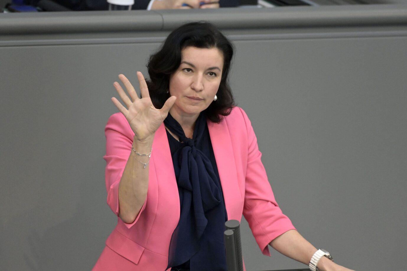 Will den AfD-Höhenflug per Parteiverbot stoppen: Die CSU-Abgeordnete Dorothee Bär im Bundestag.