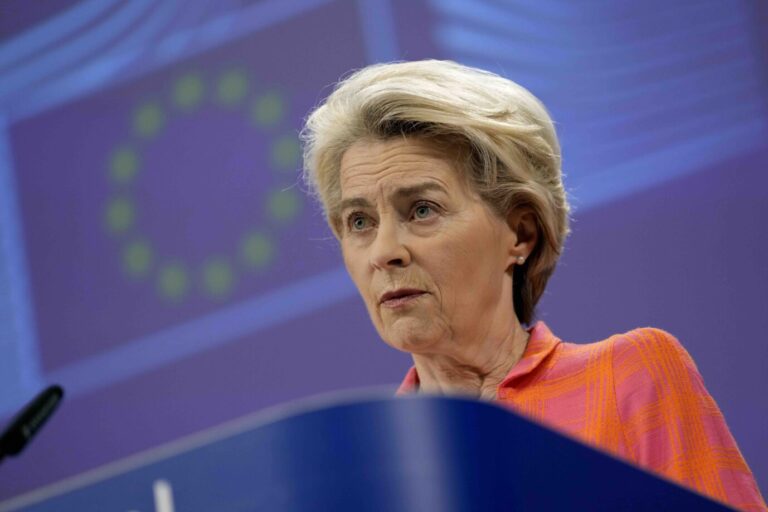 EU-Kommissionspräsidenten Ursula von der Leyen. Im ARD Deutschlandtrend trendet die EU schlechter als zuvor.