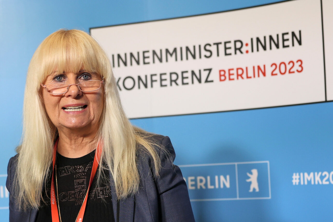 Die Innensenatorin von Berlin, Iris Spranger (SPD), begrüßt die Teilnehmer der Innenministerkonferenz