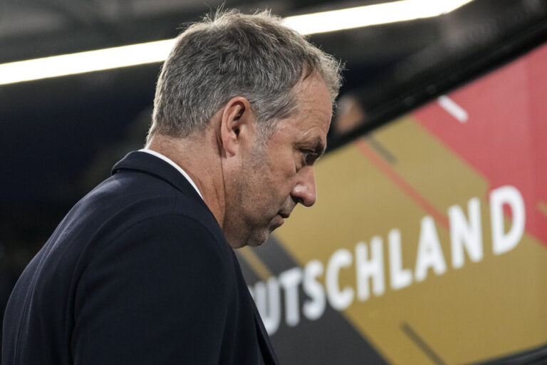 Das Bild zeigt den Coach der Deutschen Nationalmannschaft, Hansi Flick.