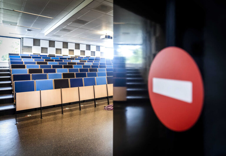 Hörsaal (Symbolbild): An der Universität in Flensburg fühlten sich Studentinnen und Dozentinnen von einer Bronzefigur herabgewürdigt