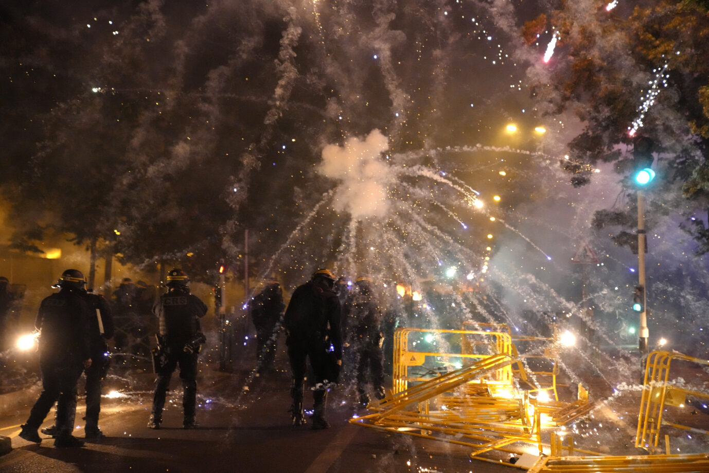 Zusammenstoß zwischen Polizei und Jugendlichen in Nanterre in Frankreich