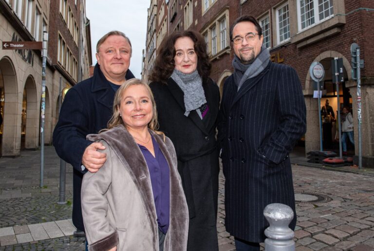 Missverständnis um das „Tatort“-Team aus Münster: Axel Prahl, Mechthild Großmann und Jan Josef Liefers. Links vorn: Christine Urspruch alias „Alberich“.