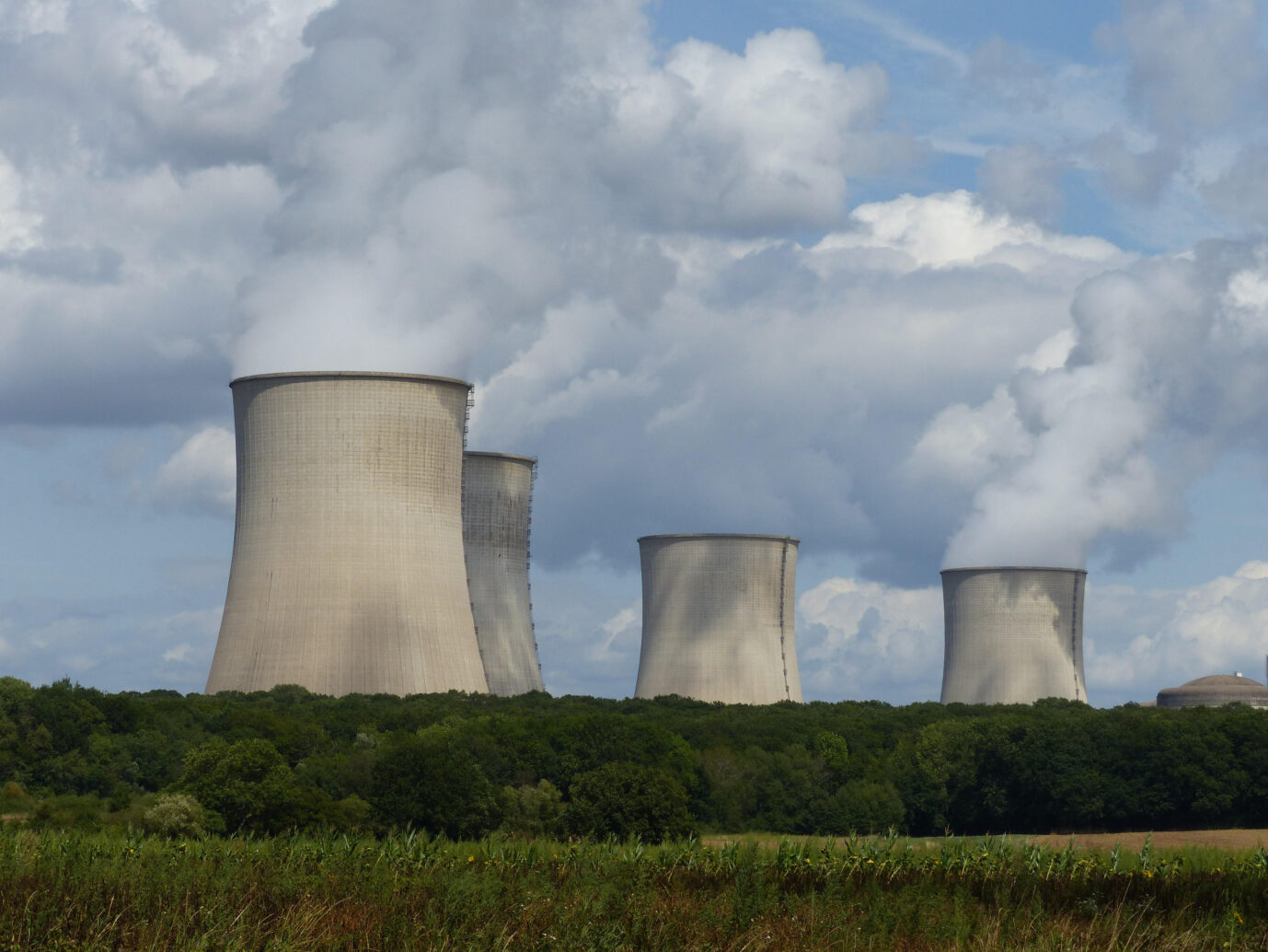 Noch fließt Atomstrom aus französischen Werken auch nach Deutschland (Symbolbild).