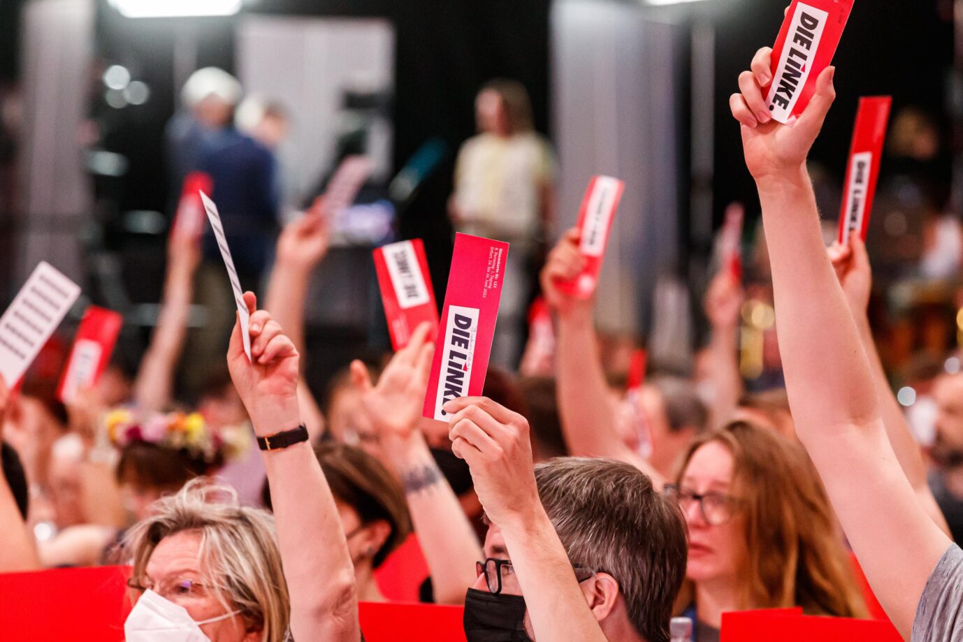 Auf dem Bundesparteitag der Linkspartei 2022 in Erfurt: Die Linke zeigt sich seit Jahren zerfressen von Richtungsstreits Foto: picture alliance / foto2press | Steffen Proessdorf