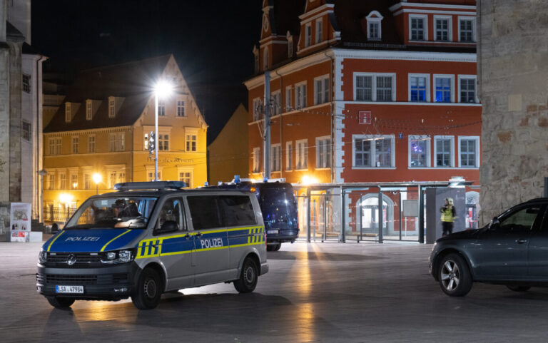 Vergewaltigung und Polizeieinsatz auf dem Marktplatz in Halle: In der Stadt in Sachsen-Anhalt vergewaltigte ein Tunesier eine Jugendliche.