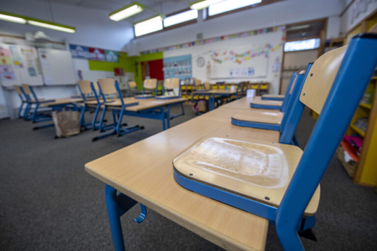 Ein Klassenraum einer Grundschule in Deutschland: Eine Plakataktion zur Gewinnung von Lehrern hat in Baden-Württemberg für Empörung gesorgt.