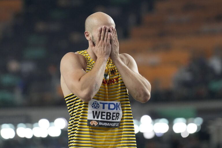Auch die letzte deutsche Medaillen-Hoffnung bei der Leichtathletik-WM zerplatzte am Sonntagabend. Speerwerfer Julian Weber wurde Vierter.