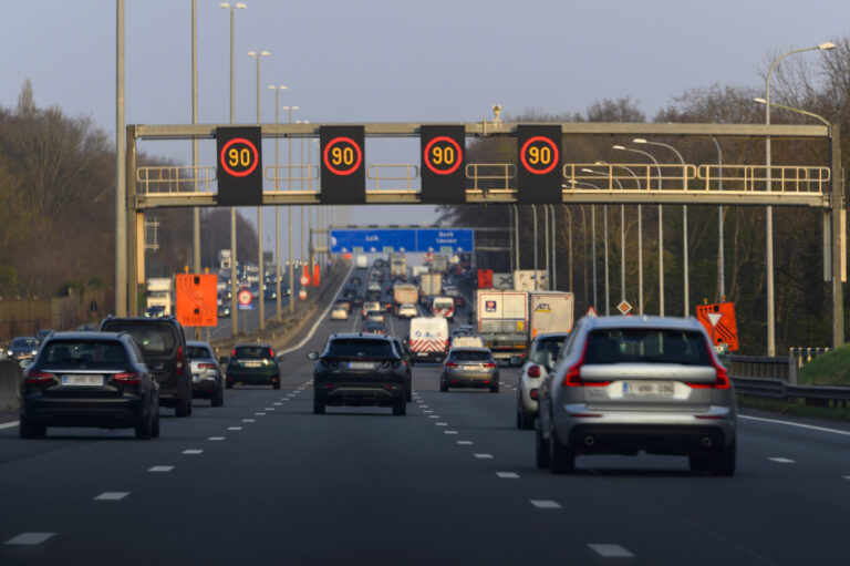 Verkehr Tempo 90 km/h auf einer belgischen Autobahn (Symbolfoto): Bald Realität in ganz Europa? Foto: picture alliance / Geisler-Fotopress | Dwi Anoraganingrum/Geisler-Foto
