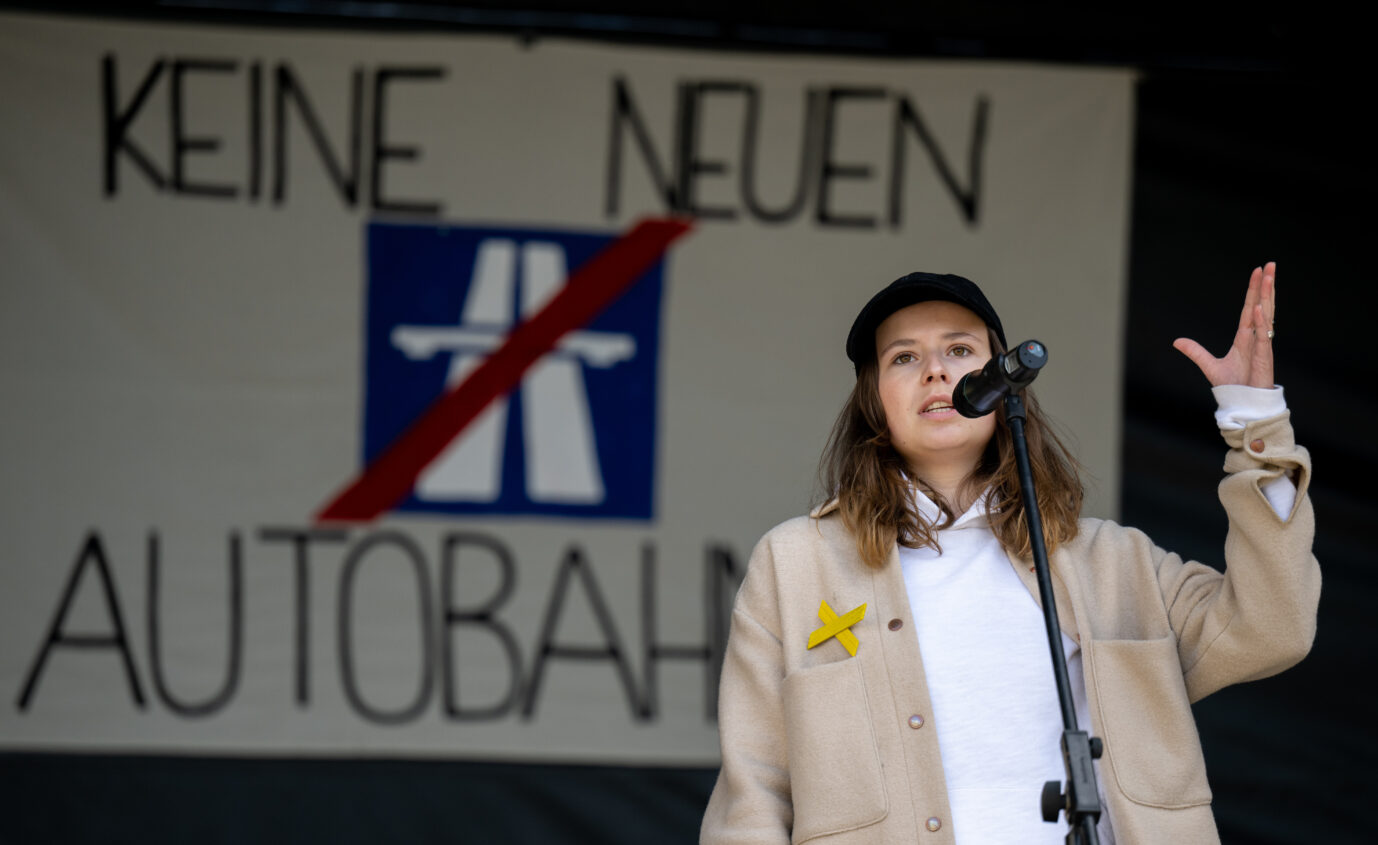 Klima-Demo: „Fridays for Future“-Sprecherin Luisa Neubauer bei einer Kundgebung in Leipzig. Archivfoto: picture alliance/dpa | Hendrik Schmidt