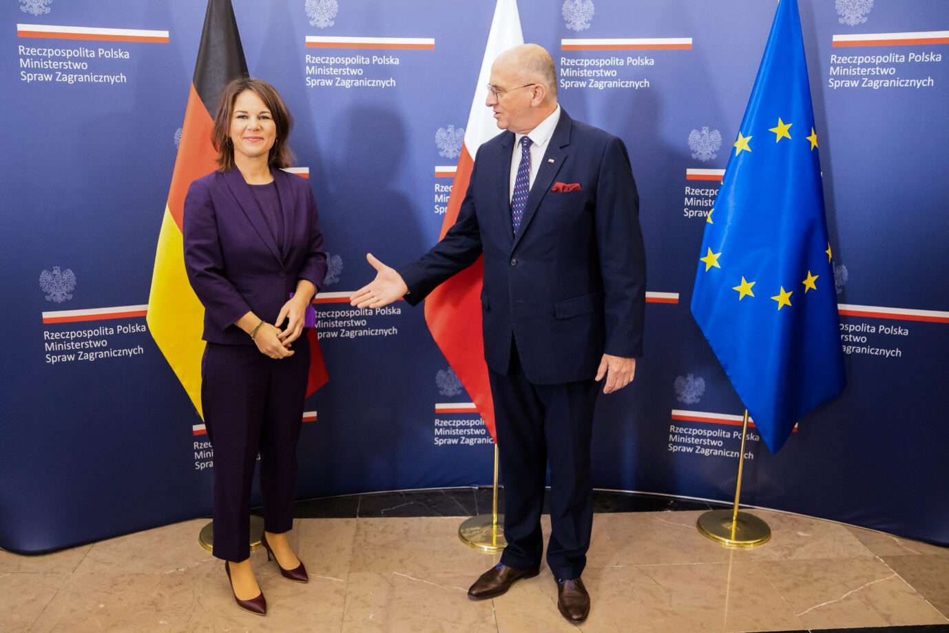 Polens Außenminister Zbigniew Rau und Amtskollegin Annalena Baerbock: Eine „Herzensfreundschaft“ sieht anders aus.