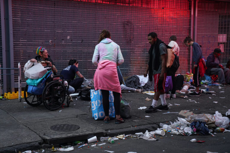 Drogen Obdachlose in Philadelphia, ein alltägliches Bild in von Demokraten regierten US-Metropolen