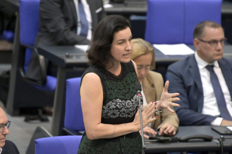 Dorothee Bär in der 114. Sitzung des Deutschen Bundestages im Reichstagsgebäude. Berlin, 05.07..2023 Ist gegen Abtreibung.