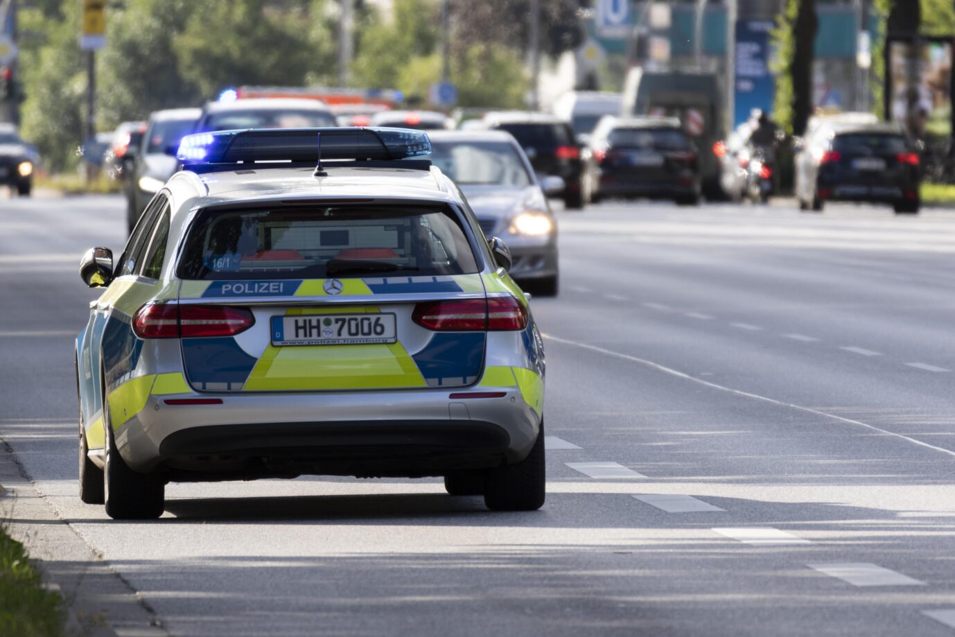 Ein Auto der Hamburger Polizei: Am Freitag ereignete sich in der Hansestadt eine grausame Bluttat.