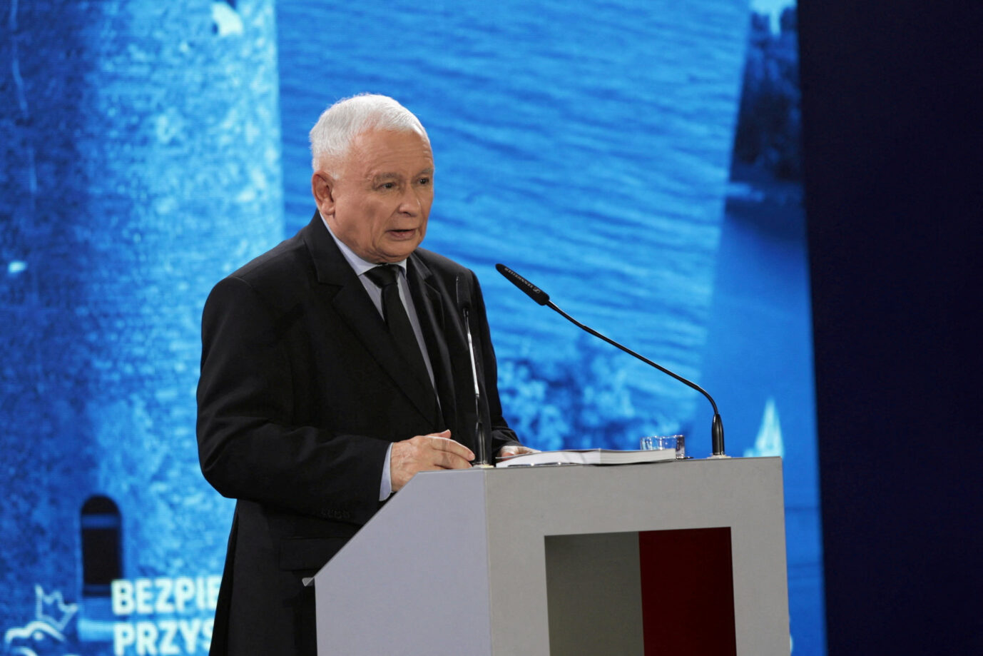 Auf dem Bild ist der Vorsitzende der PiS-Partei, Jarosław Kaczyński, während eines Parteitages zu sehen. (Themenbild/Symbolbild) 09.09.2023