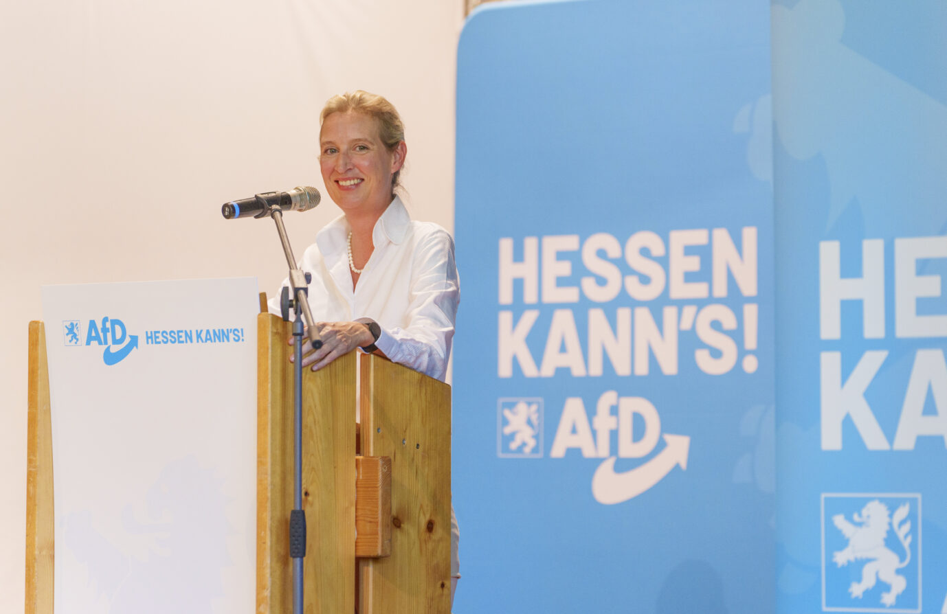 AfD-Chefin Alice Weidel im Hessen Wahlkampf: Ihre Partei könnte laut Umfrage kräftig zulegen. Foto: picture alliance/dpa | Andreas Arnold