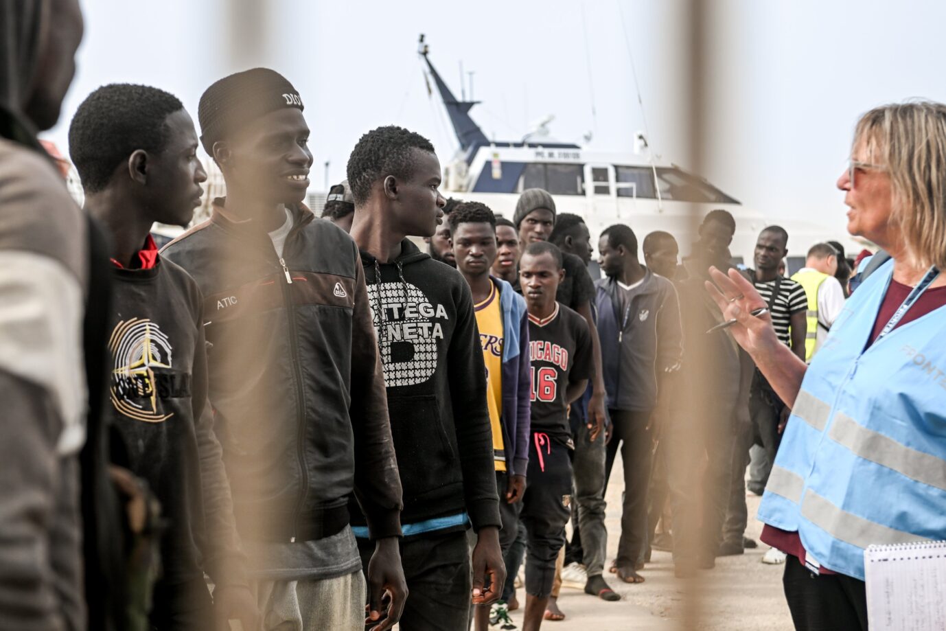 Migrants, humanitarian emergency on the island of Lampedusa. New arrival of 200 migrants on Coast Guard boat. Lampedusa, Sicily, 21/09/2023, Credit:Nicola Marfisi / Avalon Deutlich mehr Migranten kommen übers Mittelmeer.
