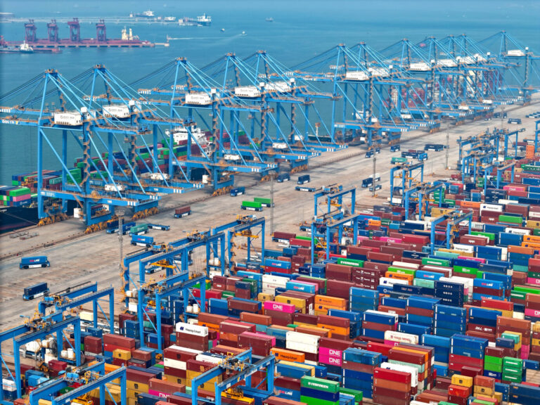 Frachthafen in China - wird die Wirtschaft immer weiter wachsen?