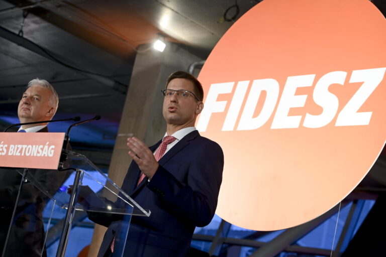 Gergely Gulyás, der Leiter des Büros des Premierministers Ungarns: In Berlin kritisierte der Fidesz-Politiker den europäischen Asylkompromiß Foto: picture alliance / ASSOCIATED PRESS | Szilard Koszticsak