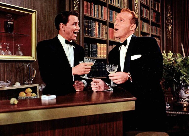 Ausgelassene Szene zwischen Frank Sinatra und Bing Crosby im Filmklassiker „High Society“. Wird bald mit Säften und Brausen statt richtigem Gin angestoßen? Foto: picture alliance/United Archives | United Archives/IFTN
