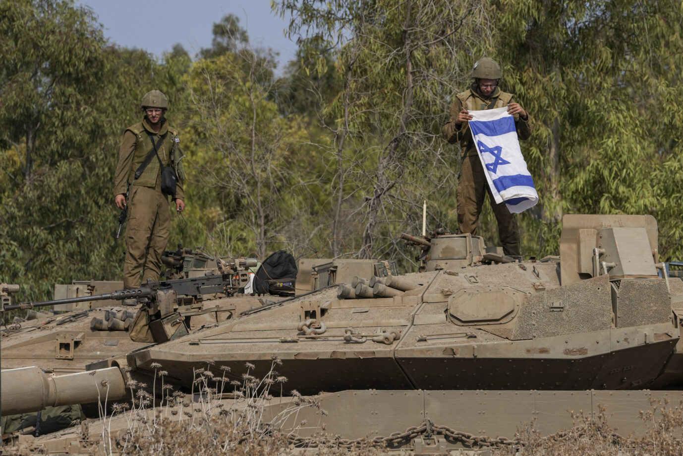 Israels Soldaten bereiten sich auf den Einsatz vor: Nach dem Angriff der Hamas muß der Staat reagieren.