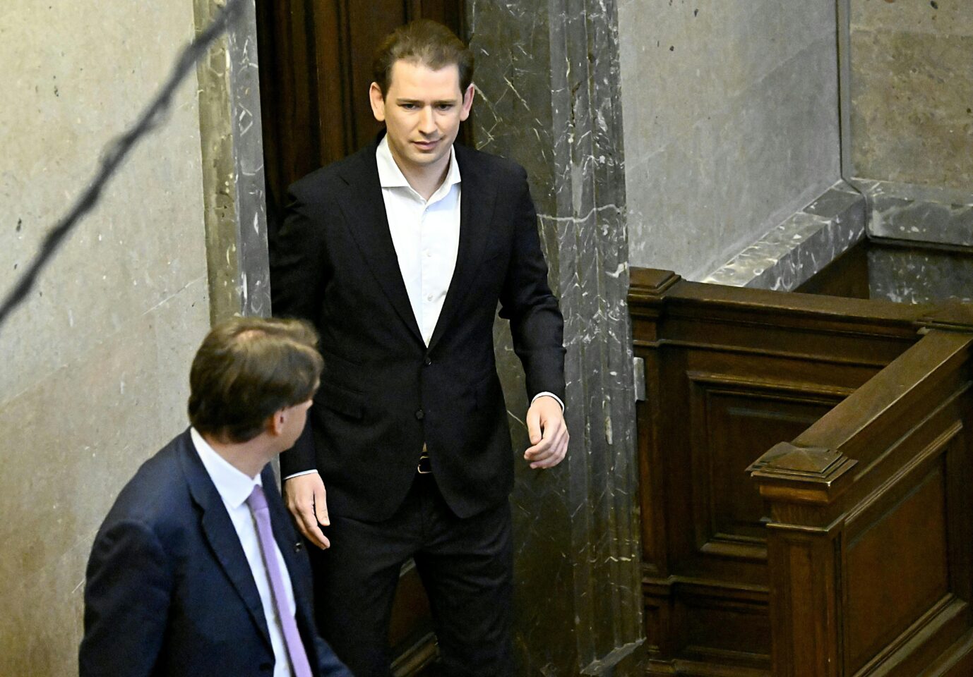 Österreichs Ex-Kanzler Sebastian Kurz betritt den Gerichtssaal in Wien. Wird er verurteilt?