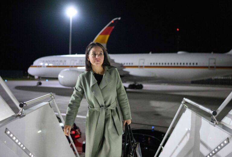 Außenministerin Annalena Baerbock (Grüne) reist mit der Flugbereitschaft der Bundeswehr – die Bundesregierung nimmt deren Dienste sehr oft in Anspruch Foto: picture alliance/dpa | Bernd von Jutrczenka