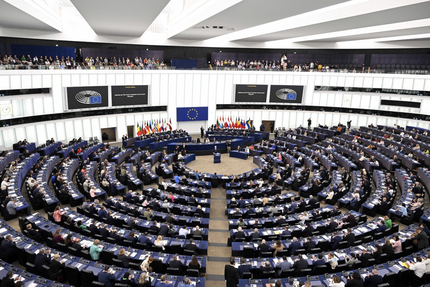 Das EU-Parlament bei einer Sitzung in Straßburg – die Mitgliedsstaaten haben sich auf eine Reform des EU-Asylsystems geeinigt (Symbolbild) Foto: picture alliance/dpa/CTK | Katerina Sulova