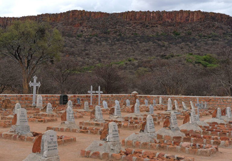 Deutscher Soldatenfriedhof auf dem Waterberg-Plateau: Gewichtige Argumente gegen die offizielle Darstellung eines "Völkermords" an den Herero.