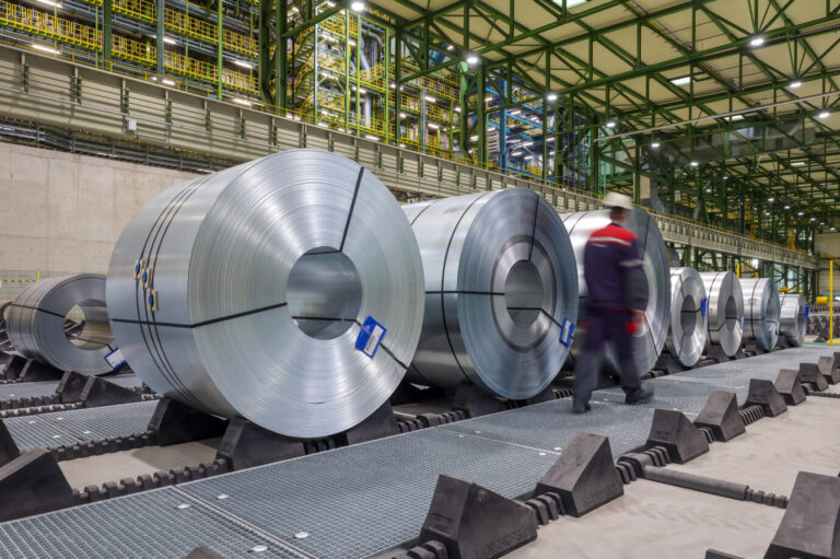 Das Thyssenkrupp-Werk in Dortmund: branchenübergreifend sehen deutsche Unternehmer das Land als Wirtschaftsstandort gefährdet.