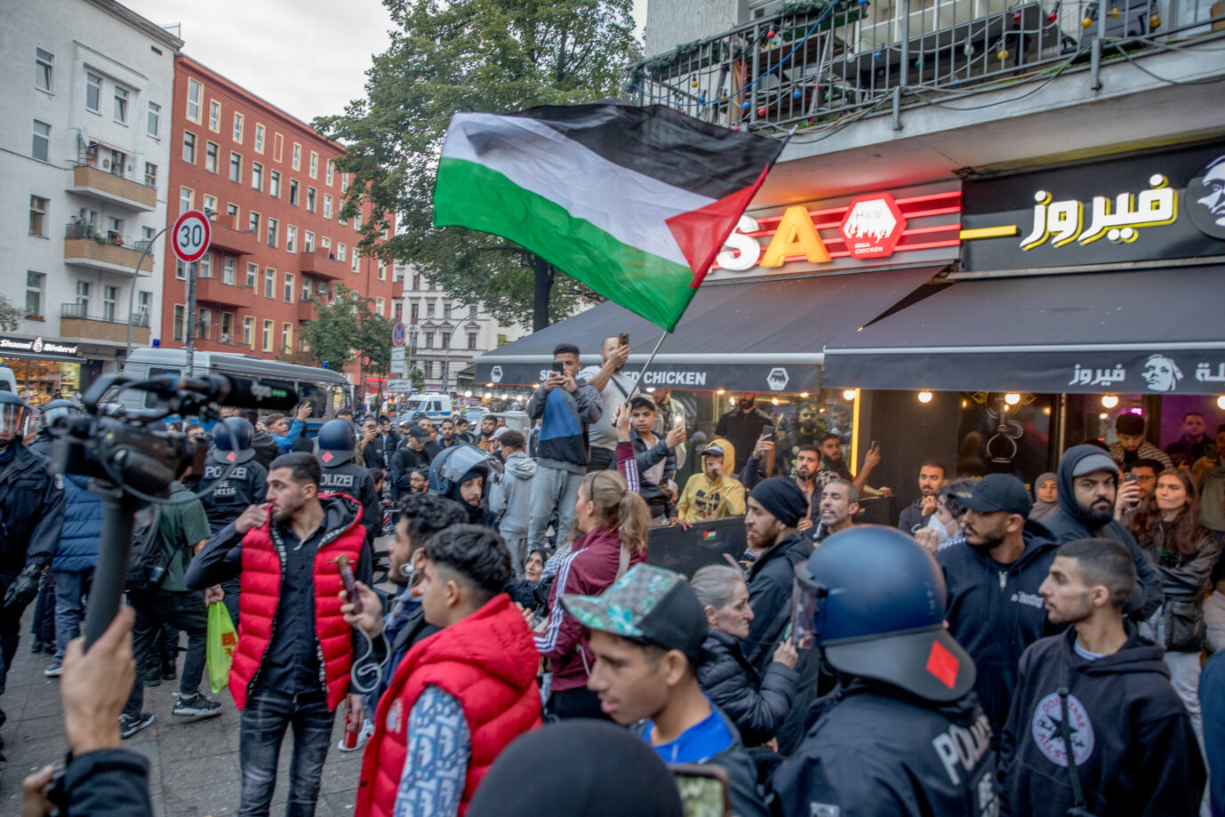 Eine Palästinenserkundgebung in Berlin-Neukölln: Die Kulturszene ist auffallend still, wenn es um importierten Antisemitismus geht.