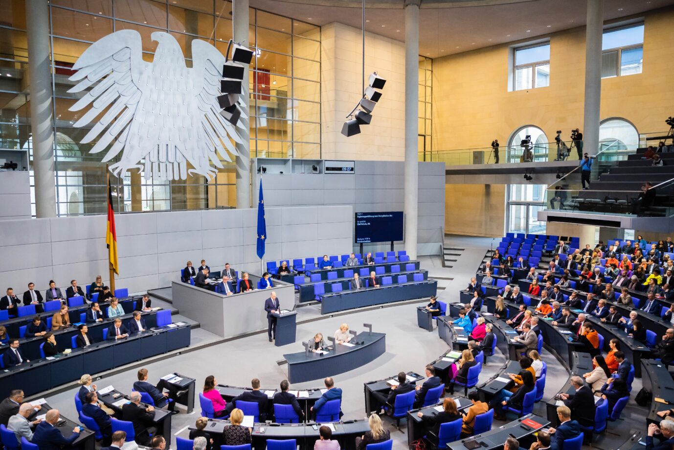 Der Bundestag, hier gestern bei der Regierungserklärung von Kanzler Olaf Scholz (SPD), will mit Ausnahme der AfD die Parteienfinanzierung deutlich erhöhen.