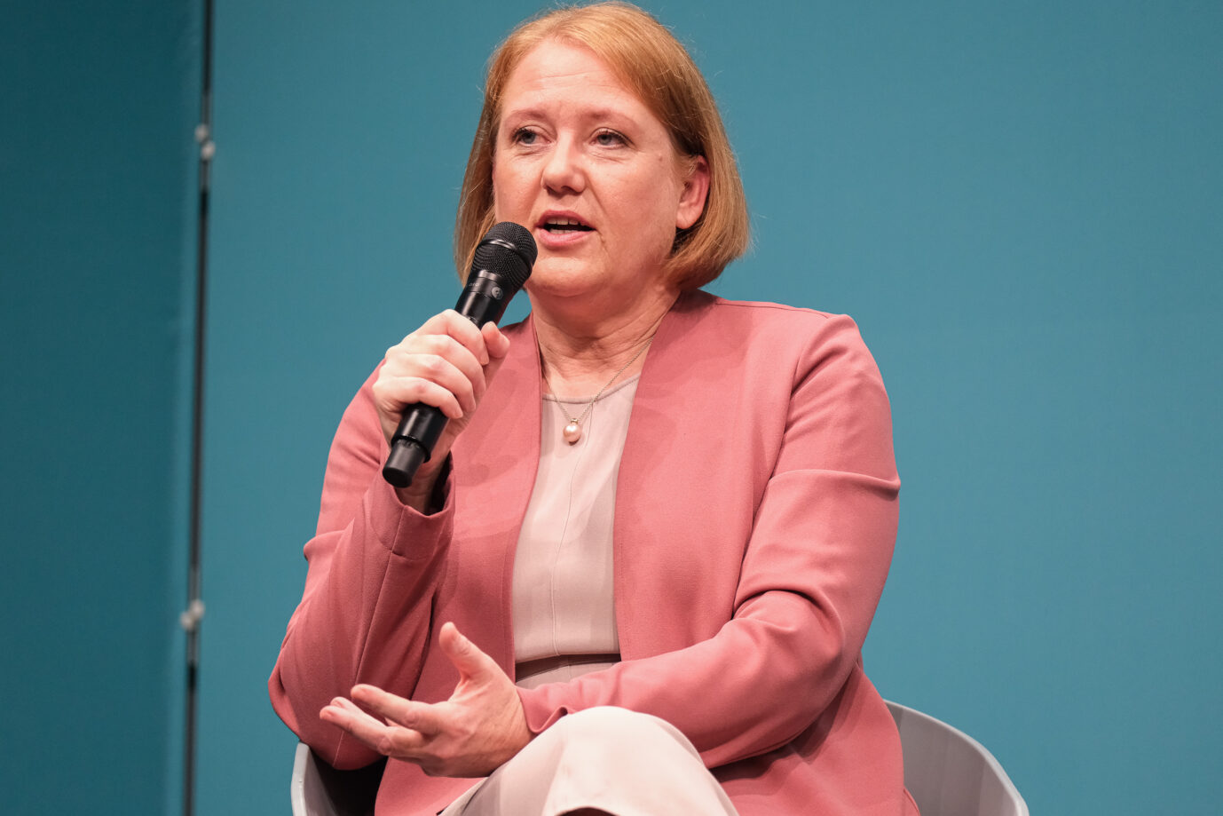 Familienministerin Lisa Paus (Grüne): Kritiker unterstellen ihr Halbherzigkeit im Umgang mit Antisemitismus und fadenscheinige Demokratieförderung.