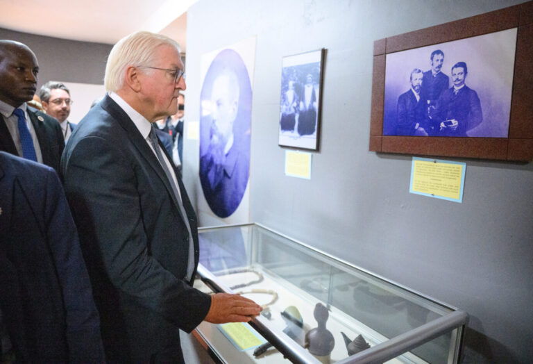 Auf dem Foto befindet sich Bundespräsident Frank-Walter Steinmeier während eines Besuchs in Tansania. Er hatte in seiner Rede den deutschen Kolonialismus angeprangert. (Themenbild)