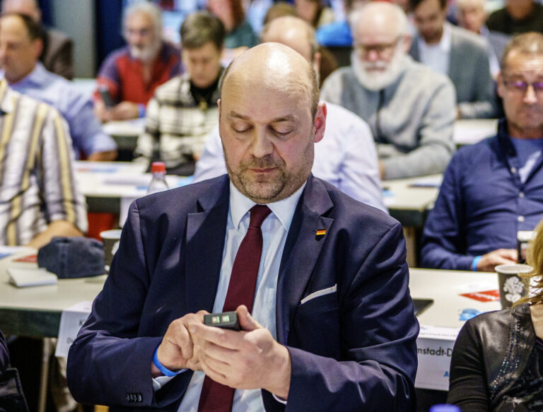 Auf dem Foto befindet sich Robert Lambrou, Chef der hessischen AfD. (Themenbild/Symbolbild)