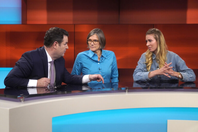 Hubertus Heil, Christiane Benner und Ronja Ebeling in der ARD-Talkshow 'hart aber fair' im Studio Adlershof. Berlin, 13.11.2023 Als es ums Bürgergeld geht verliert Minister Heil die Fassung